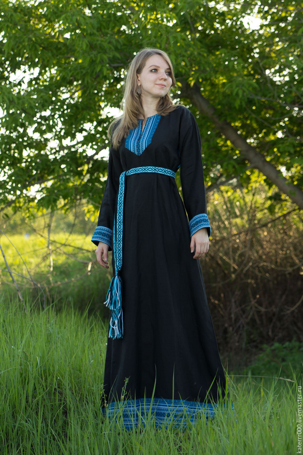 Women in Slavic costumes in General Santos